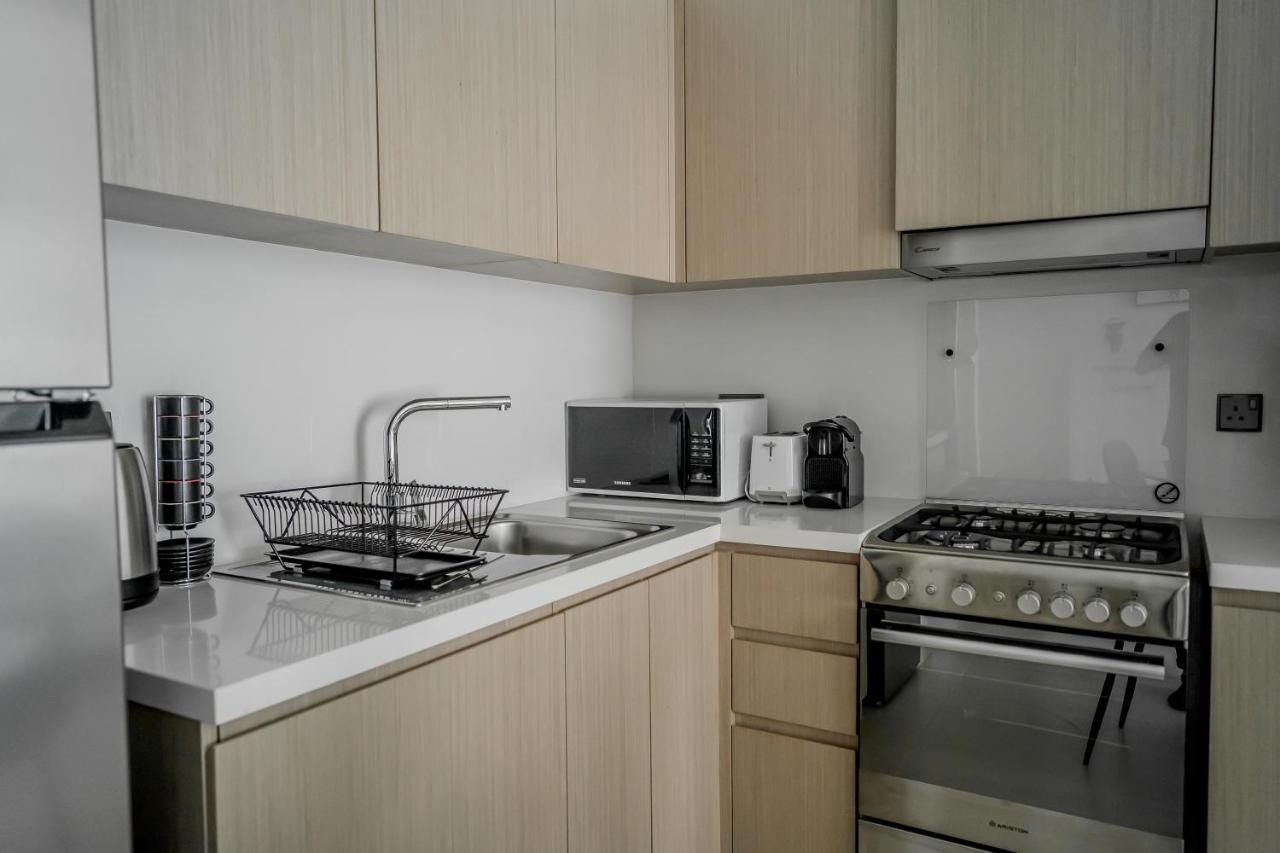 Apartment Clever Guest Act One Dubai