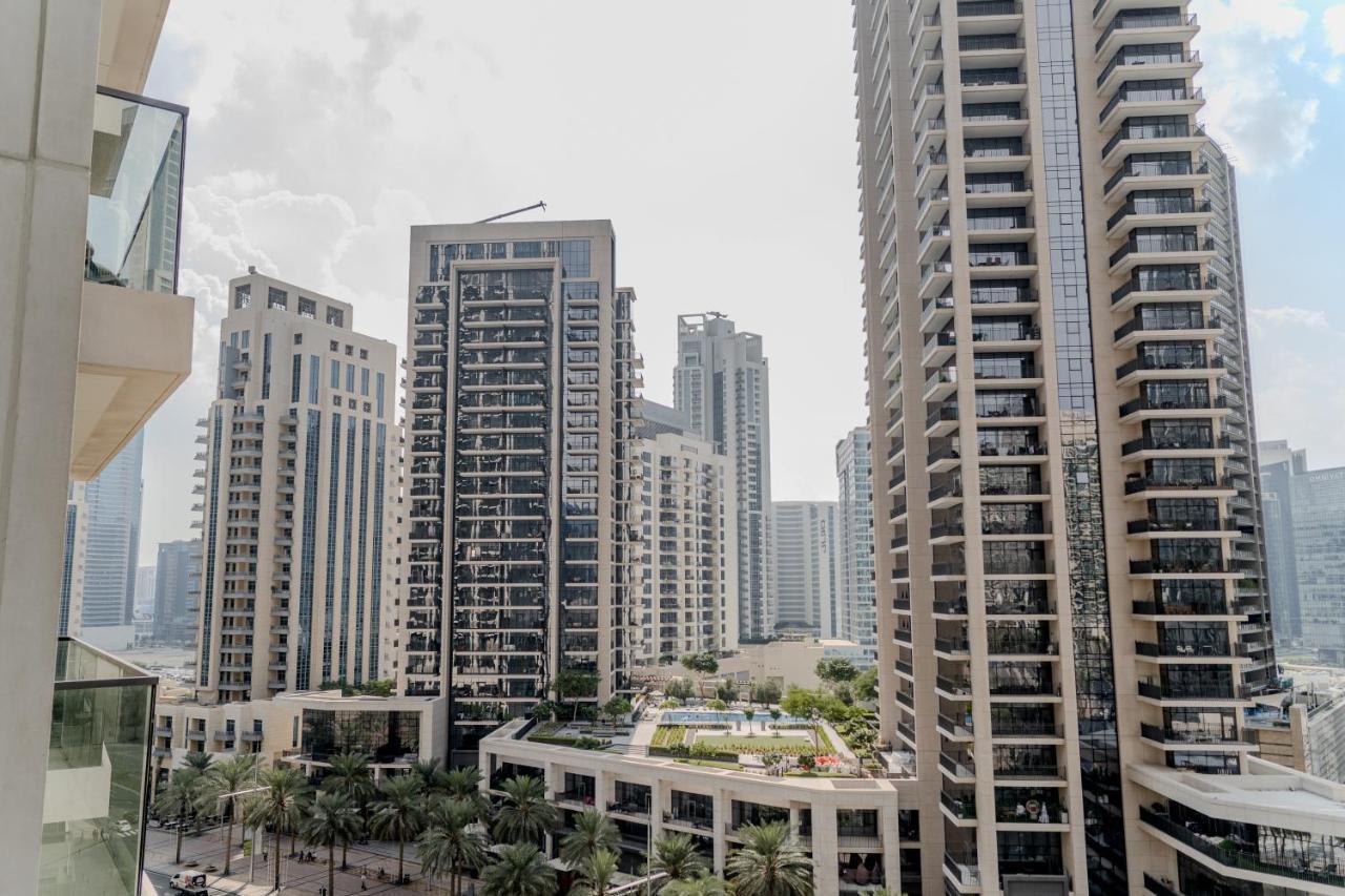 Clever Guest Act One Apartment Dubai